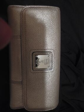 Tagnanello WomensMetallic Taupe Leather  Wallet - Taupe